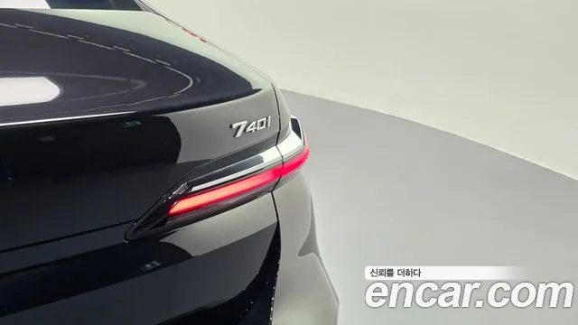 BMW 7 Series G70 — Фото автомобиля 8