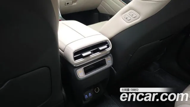 Genesis GV80 Coupe — Фото автомобиля 28