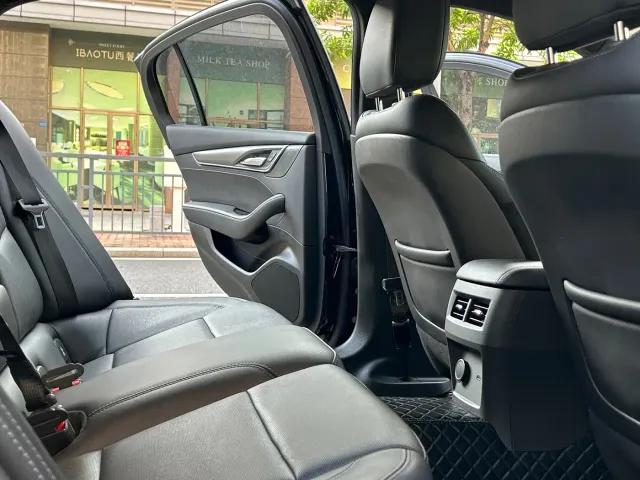 Cadillac CT5 — Фото автомобиля 14