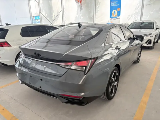 Hyundai Elantra — Фото автомобиля 13