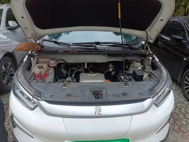 BYD Yuan Pro — Фото автомобиля 10