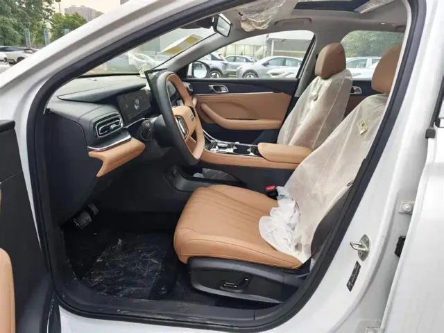 Geely Galaxy Stellar 6 — Фото автомобиля 14