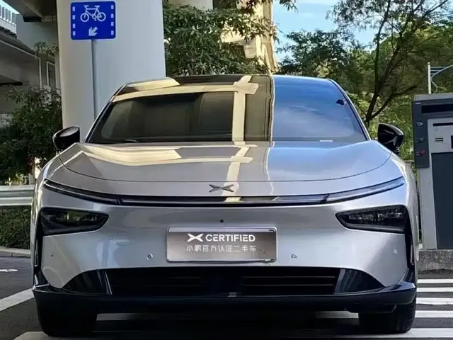 Xpeng P7+ — Фото автомобиля 2