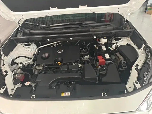 Toyota RAV4 — Фото автомобиля 19