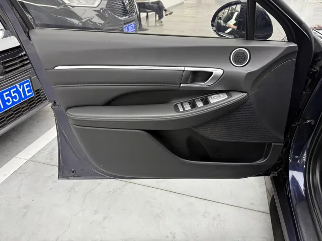 Hyundai Sonata — Фото автомобиля 6