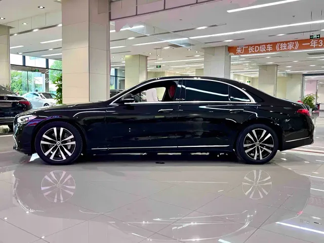 Mercedes-Benz S-Class — Фото автомобиля 3