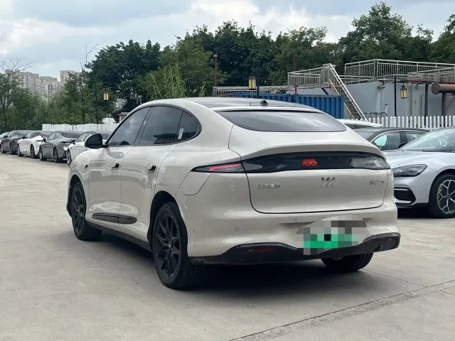 IM Motors LS6 — Фото автомобиля 9