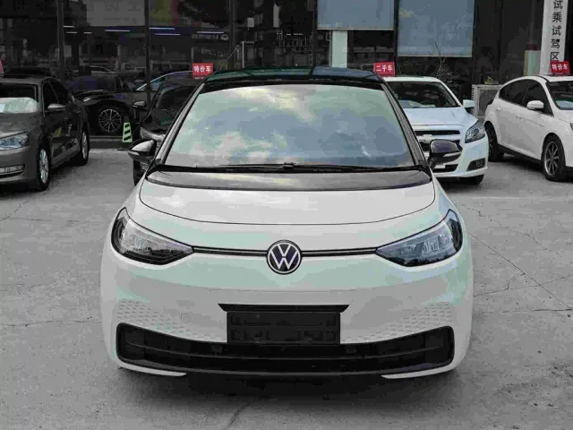 Volkswagen ID.3 — Фото автомобиля 2
