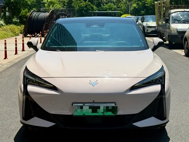 Arcfox Alpha S5 — Фото автомобиля 2