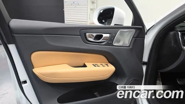 Volvo XC60 2nd Gen — Фото автомобиля 13