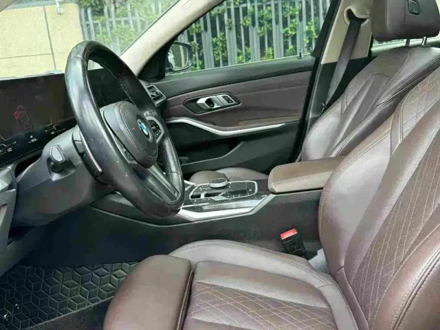 BMW 3 Series — Фото автомобиля 9
