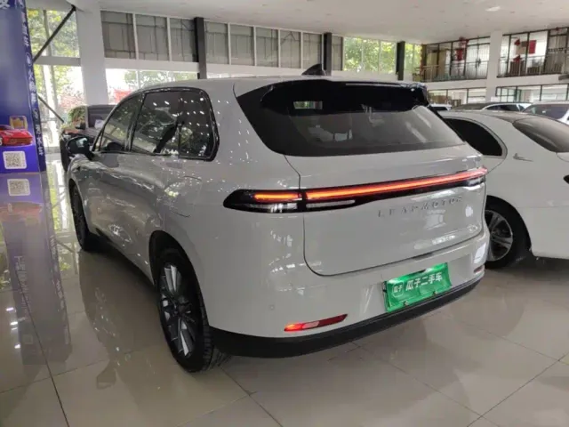 Leapmotor C10 — Фото автомобиля 4