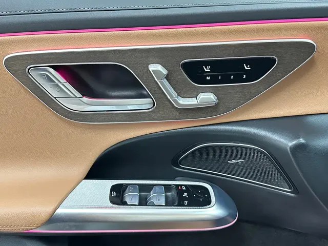 Mercedes-Benz E-Class — Фото автомобиля 20
