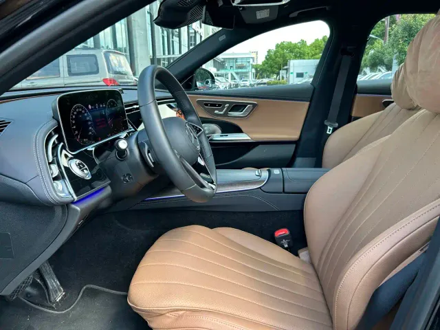 Mercedes-Benz E-Class — Фото автомобиля 7