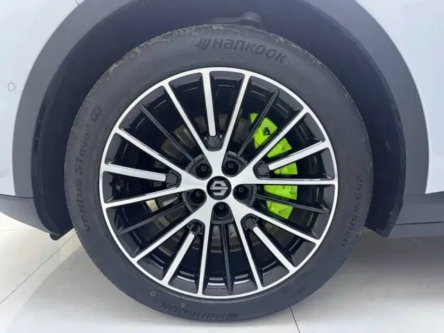 Leapmotor C11 — Фото автомобиля 14