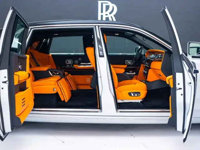 Rolls-Royce Phantom — Фото автомобиля 6