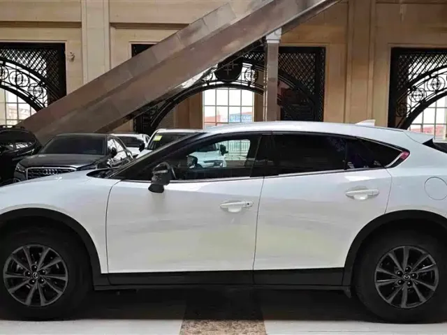 Mazda CX-4 — Фото автомобиля 4