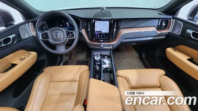 Вольво XC60 — Фото автомобиля 10