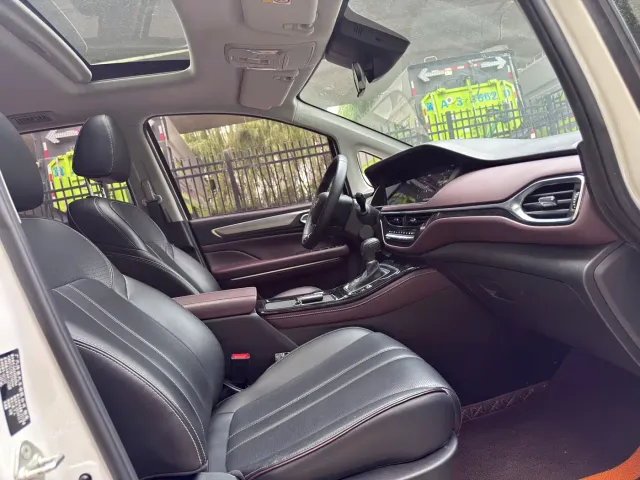 GAC Trumpchi M6 — Фото автомобиля 10