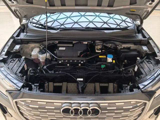 Audi Q4 e-tron — Фото автомобиля 8
