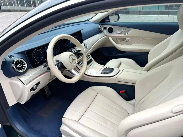 Mercedes-Benz E-Class — Фото автомобиля 4