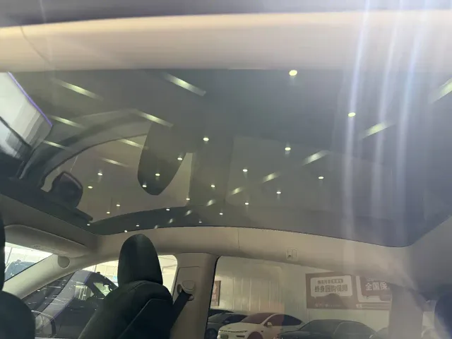Tesla Model Y — Фото автомобиля 13