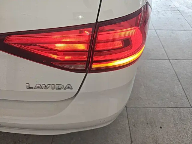 Volkswagen Lavida — Фото автомобиля 7