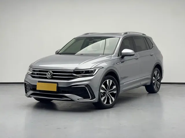 Фотография автомобиля — Volkswagen Tiguan L