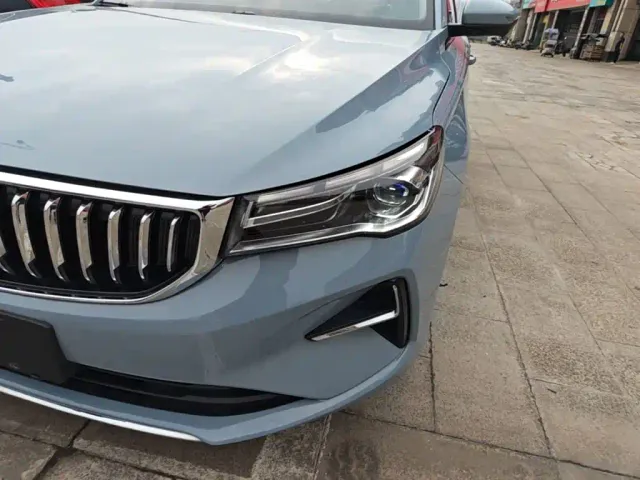 Geely Emgrand — Фото автомобиля 23