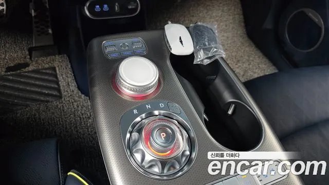 Genesis GV60 — Фото автомобиля 12