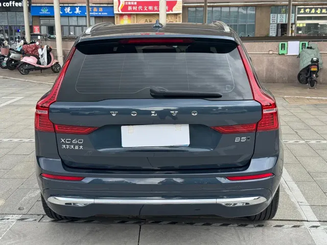 Volvo XC60 — Фото автомобиля 5