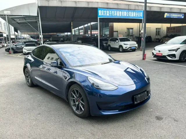 Tesla Model 3 — Фото автомобиля 3