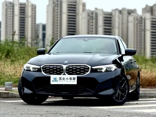 Фотография автомобиля — BMW 3 Series
