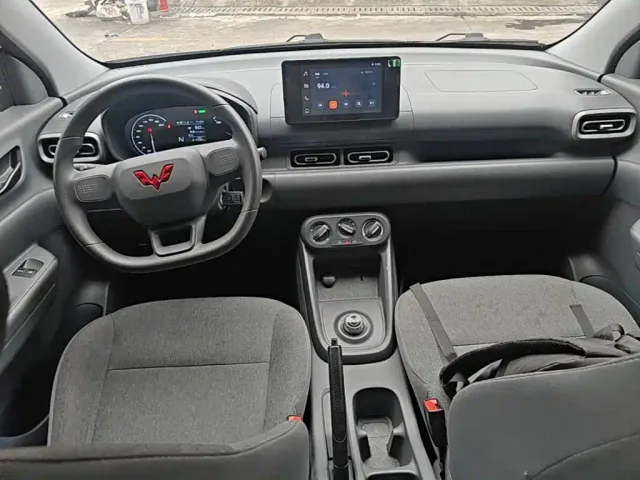 Wuling Hongguang — Фото автомобиля 9