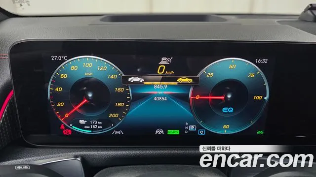 Mercedes-Benz EQB — Фото автомобиля 8