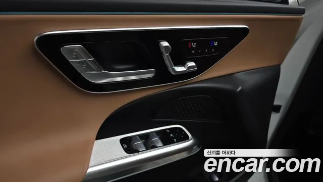 Mercedes-Benz E-Class — Фото автомобиля 26