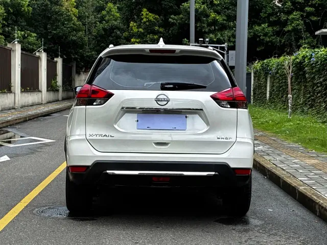 Nissan X-Trail — Фото автомобиля 8