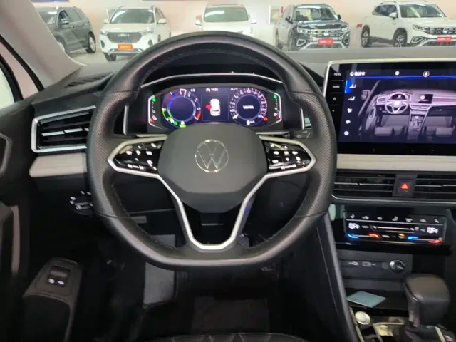 Volkswagen Tiguan L PHEV — Фото автомобиля 10