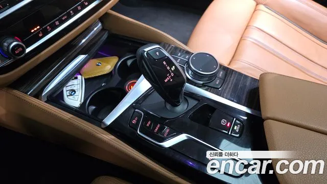 BMW 5-Series — Фото автомобиля 9