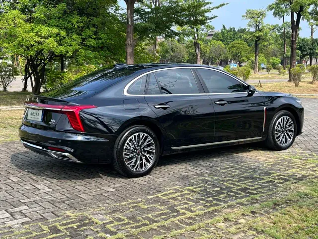 Hongqi H5 — Фото автомобиля 6