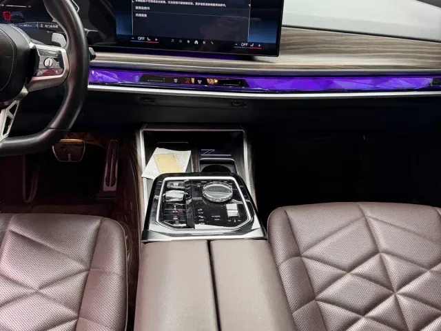 BMW 7 Series — Фото автомобиля 12