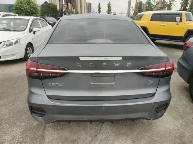 Roewe i5 — Фото автомобиля 5