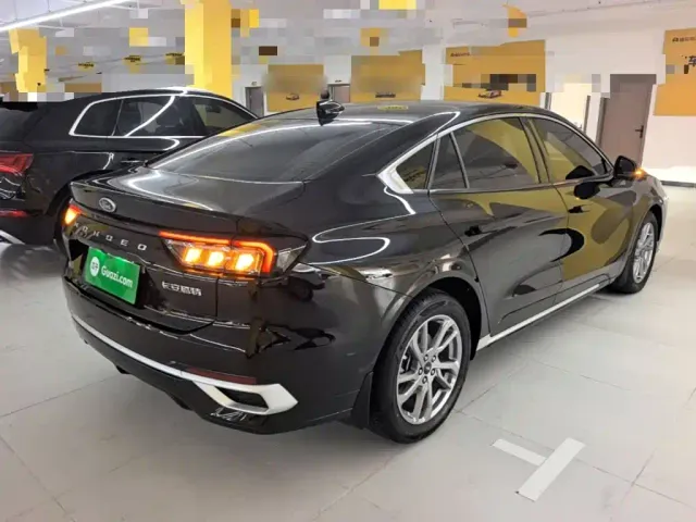 Ford Mondeo — Фото автомобиля 6