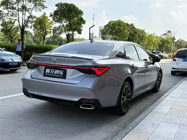 Toyota Avalon — Фото автомобиля 9