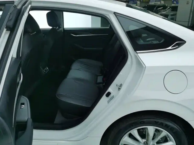Changan Eado — Фото автомобиля 11