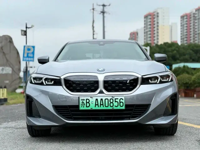 Фотография автомобиля — BMW i3