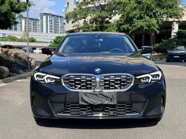 BMW 3 Series — Фото автомобиля 2