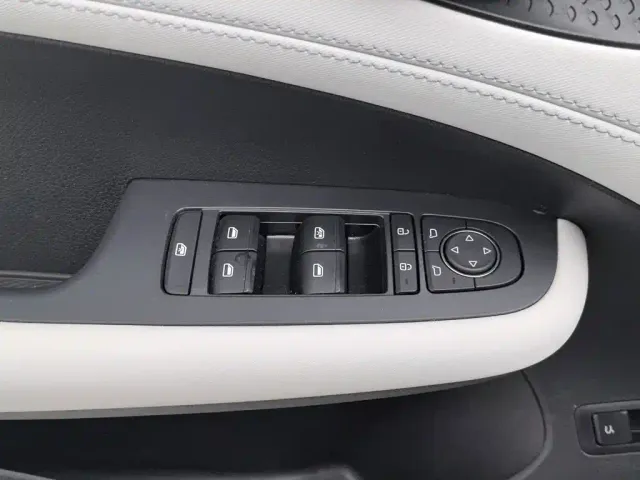 BYD Seal 05 DM-i — Фото автомобиля 9