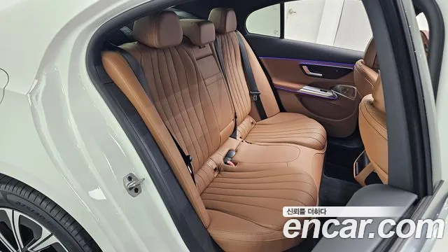 Mercedes-Benz E-Class E-класс W214 E300 4MATIC Exclusive — Фото автомобиля 11