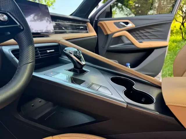 Roewe RX5 — Фото автомобиля 8